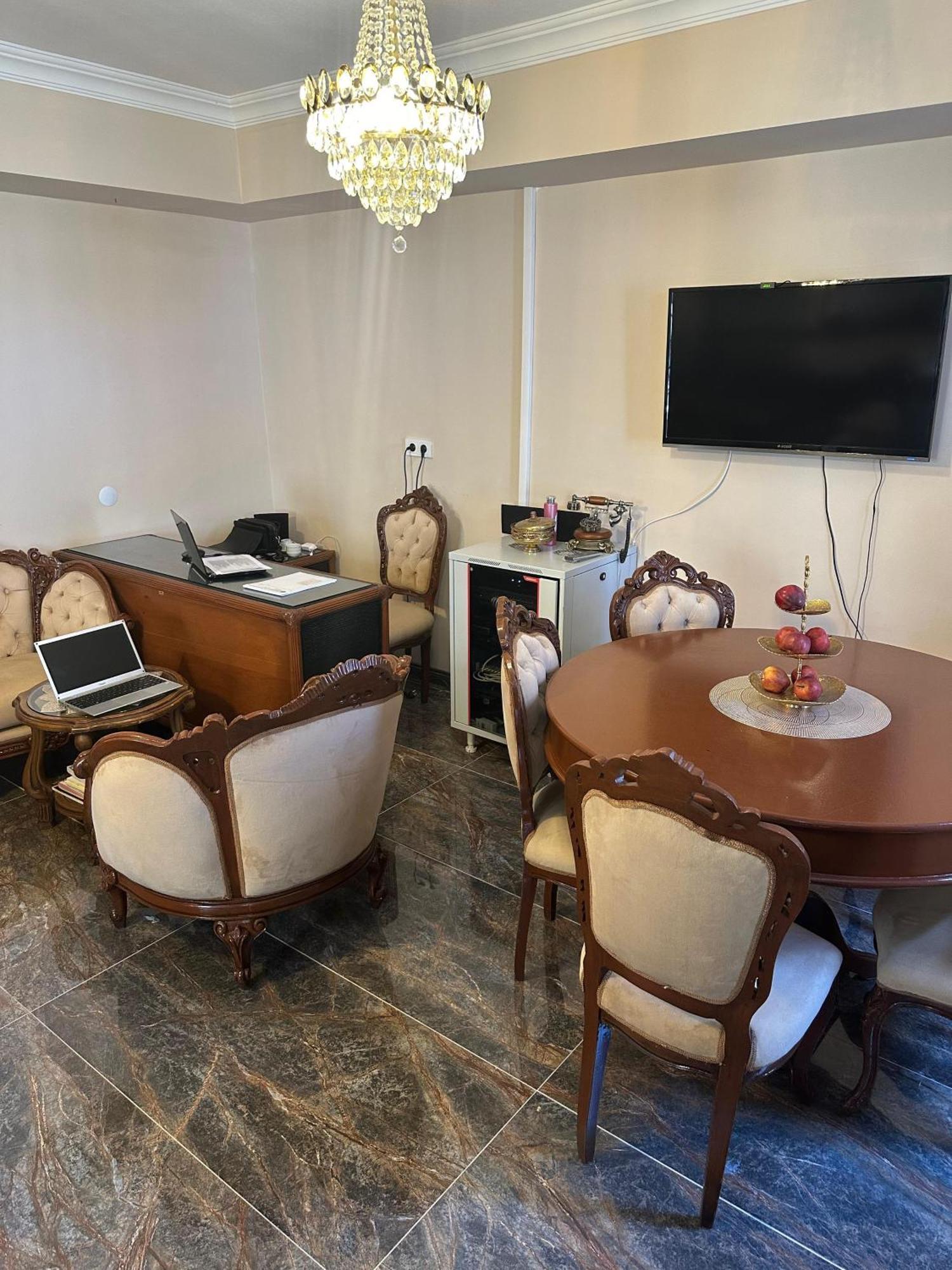 Loost Town Inn Hotel Antalia Esterno foto
