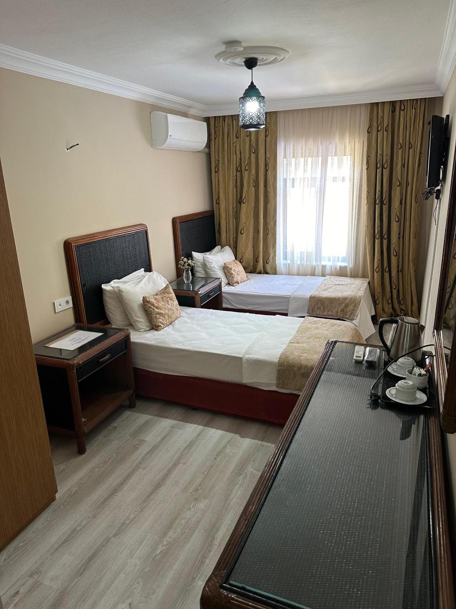 Loost Town Inn Hotel Antalia Esterno foto