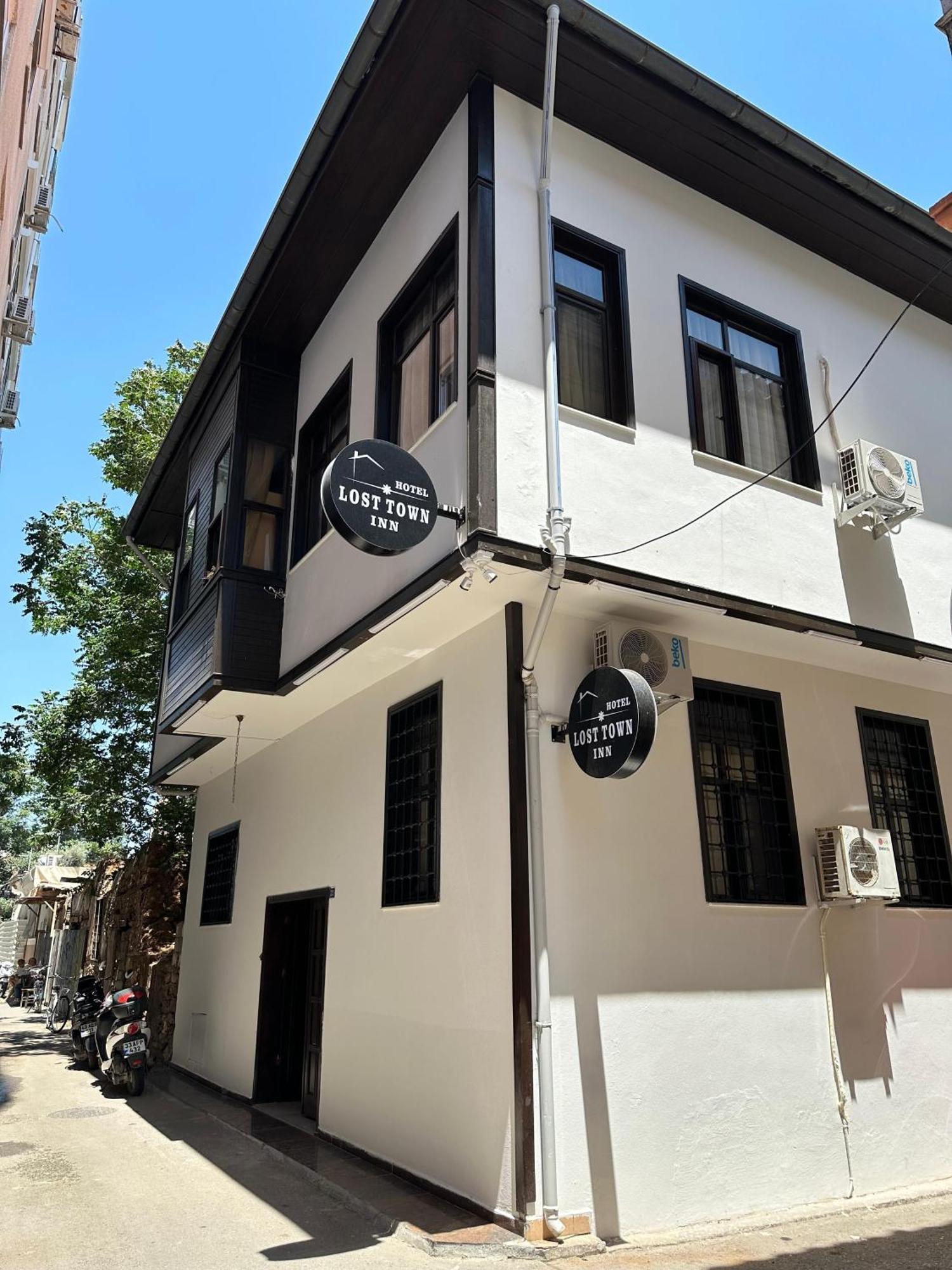 Loost Town Inn Hotel Antalia Esterno foto