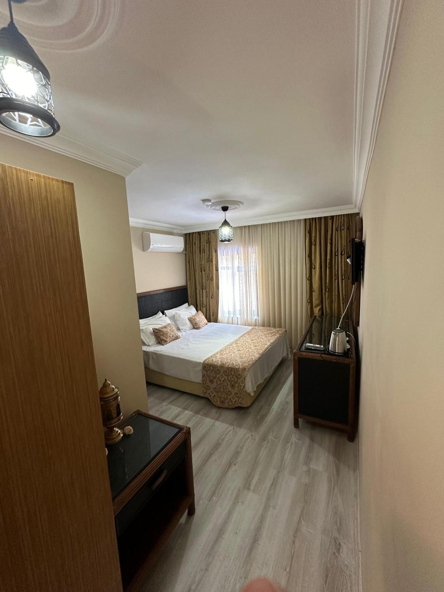 Loost Town Inn Hotel Antalia Esterno foto