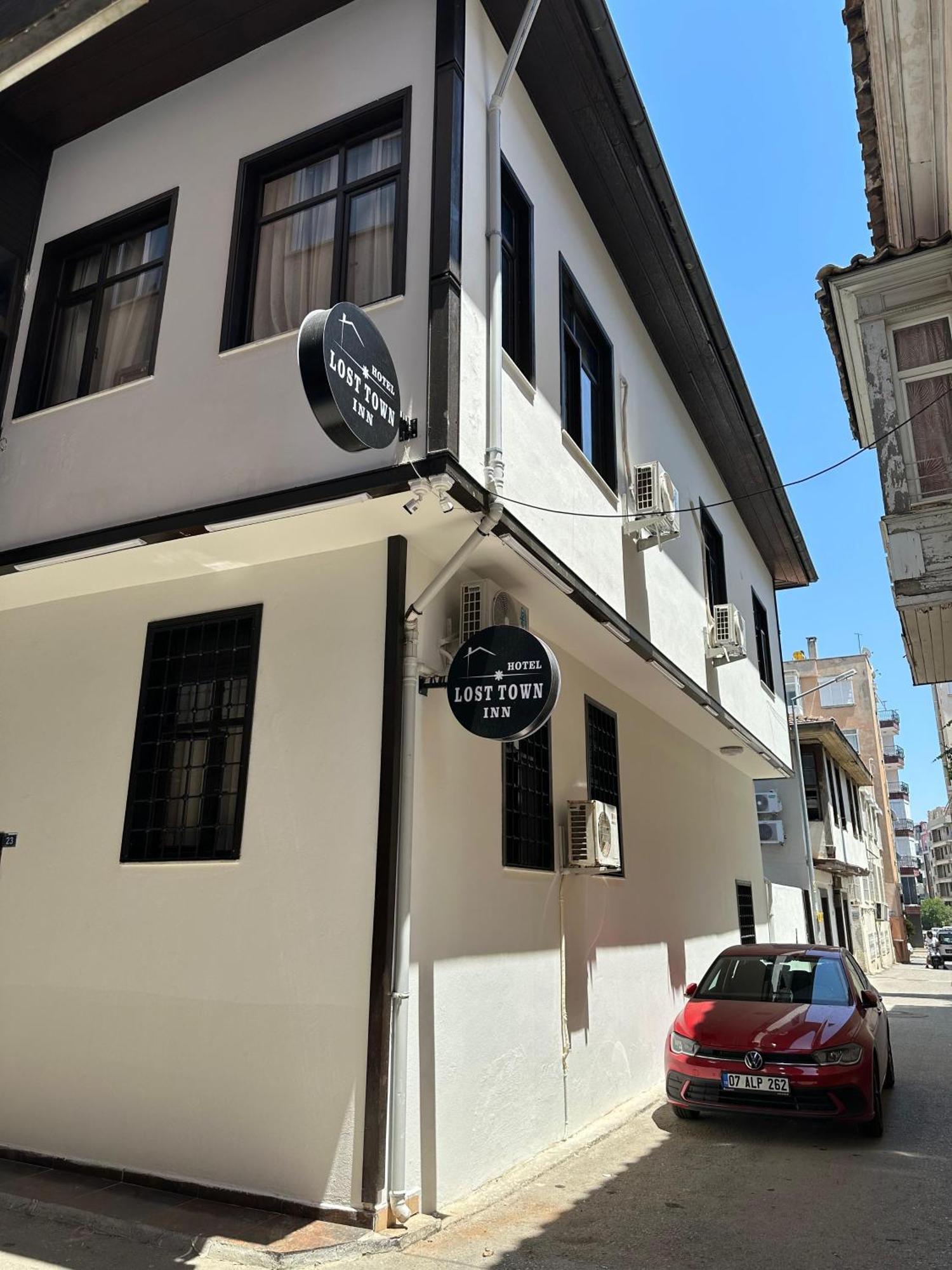Loost Town Inn Hotel Antalia Esterno foto