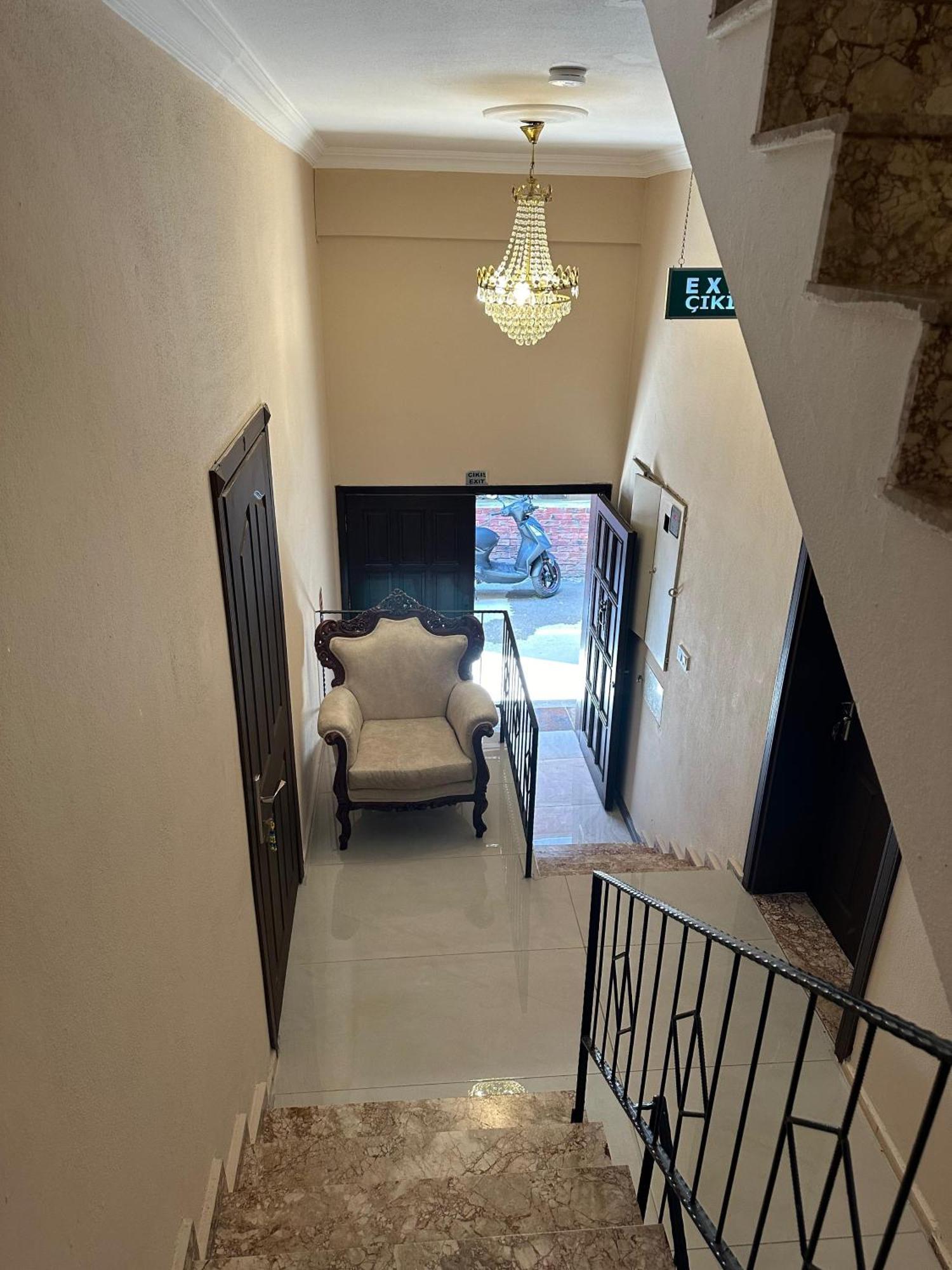 Loost Town Inn Hotel Antalia Esterno foto